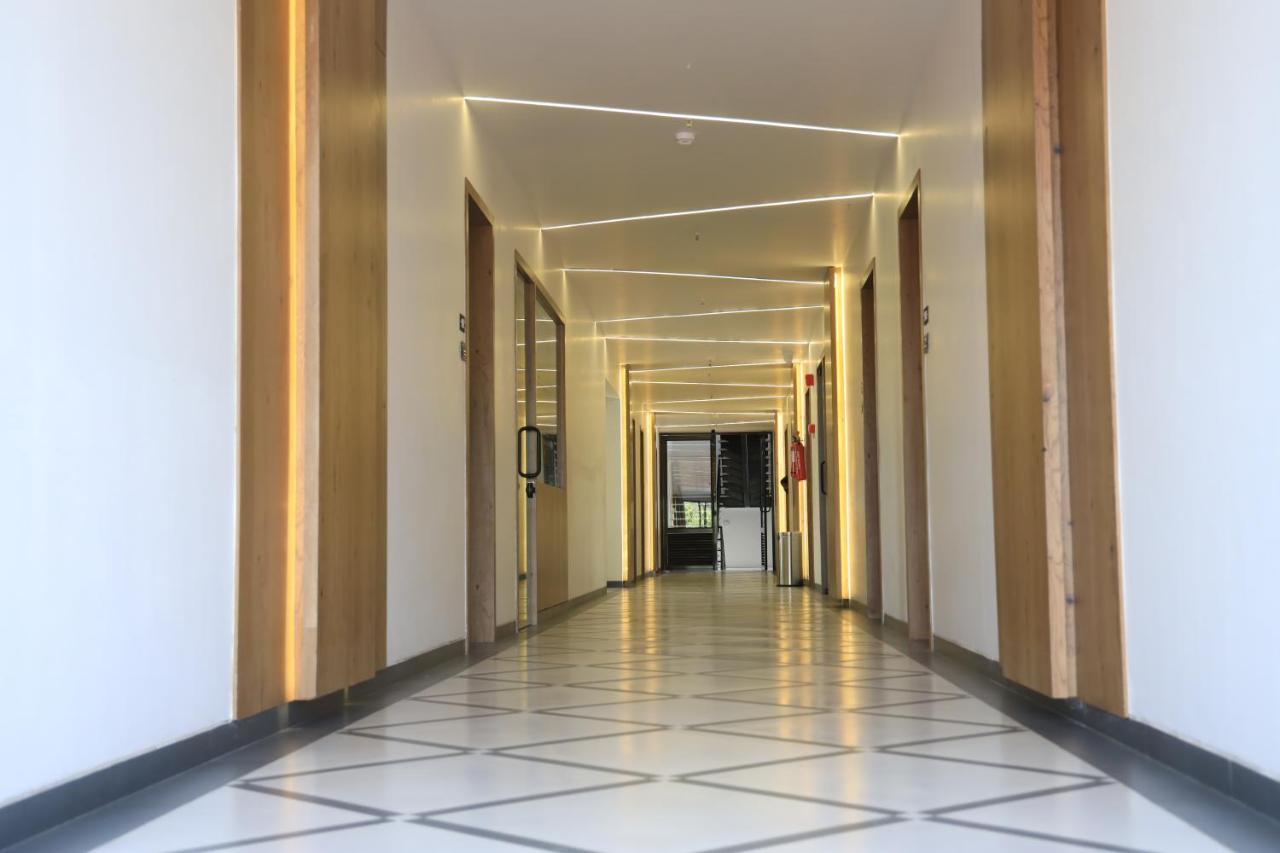Krown Palace Resort Silvassa Exterior photo